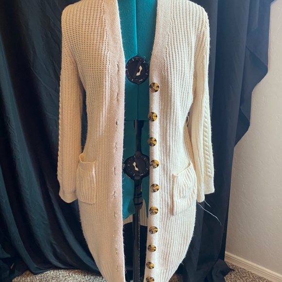 Cover over - Picture 3 of 3